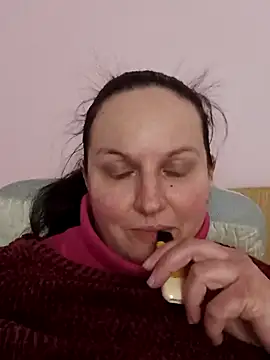 BustyLadyAlma webcam show