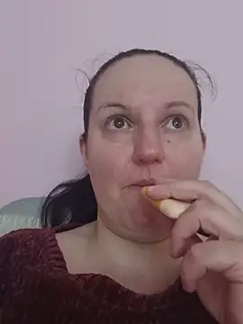 BustyLadyAlma Adlı Modelin Canlı XXX Sohbeti