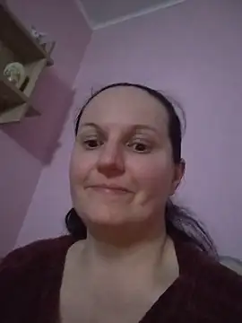 BustyLadyAlma 网络视讯表演