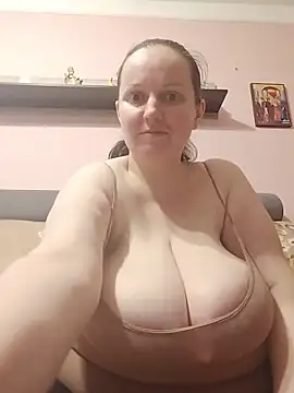 Chat XXX en directo de BustyLadyAlma