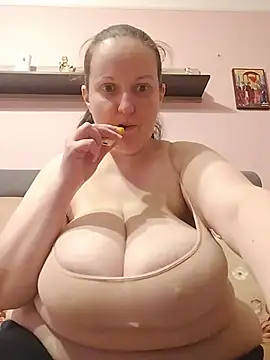 BustyLadyAlma Adlı Modelin Canlı XXX Sohbeti