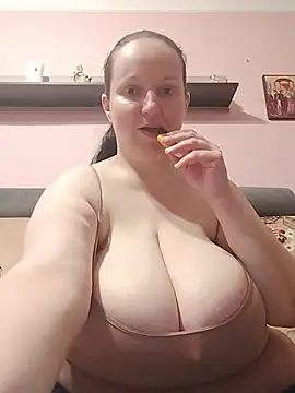 BustyLadyAlma Chat XXX in diretta