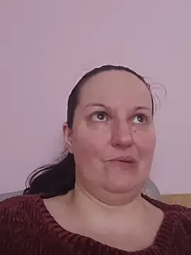 BustyLadyAlma 现场XXX聊天