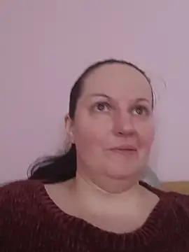 BustyLadyAlma's Live XXX Chat
