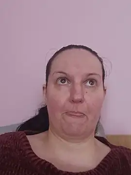 BustyLadyAlma's Live XXX Chat