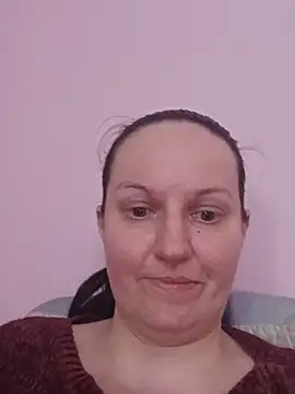 دردشة BustyLadyAlma الجنسية المباشرة