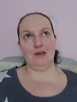BustyLadyAlma Pertunjukan Webcam