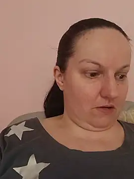 צ'אט XXX בשידור חי של BustyLadyAlma