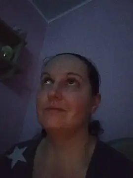 Živý XXX chat BustyLadyAlma