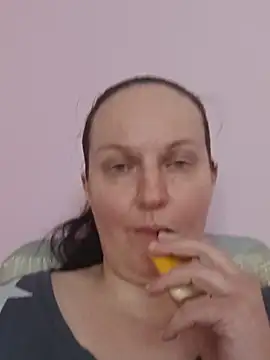 BustyLadyAlma Chat XXX in diretta