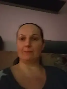 BustyLadyAlma's Live XXX Chat