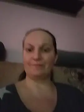 Czat XXX na żywo – BustyLadyAlma