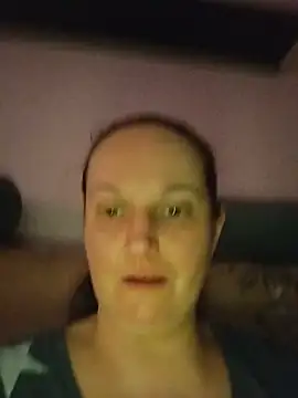 XXX chat uživo modela BustyLadyAlma