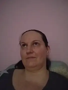 BustyLadyAlma's Live XXX Chat
