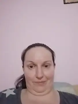 BustyLadyAlma Adlı Modelin Canlı XXX Sohbeti