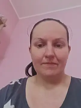 BustyLadyAlman Live XXX chat