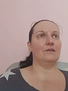 BustyLadyAlma live XXX chat