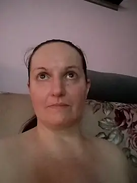 دردشة BustyLadyAlma الجنسية المباشرة