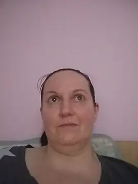 BustyLadyAlma Adlı Modelin Canlı XXX Sohbeti