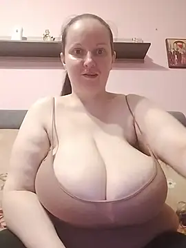 BustyLadyAlman Live XXX chat