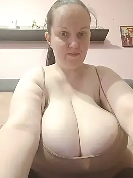 BustyLadyAlma Webcam show
