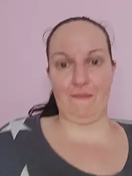BustyLadyAlma Chat XXX in diretta