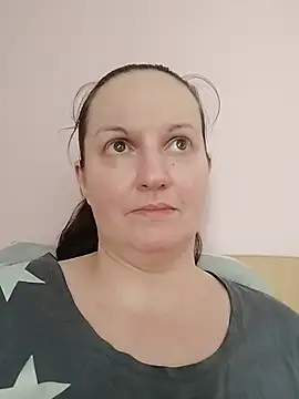 BustyLadyAlma Adlı Modelin Canlı XXX Sohbeti