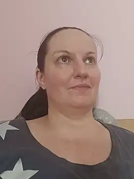 צ'אט XXX בשידור חי של BustyLadyAlma