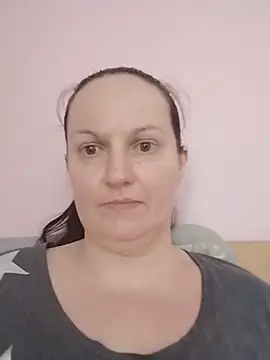 BustyLadyAlma's Live XXX Chat