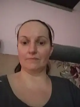 BustyLadyAlma's Live XXX Chat