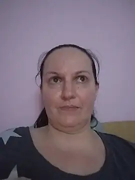 Chat XXX en directo de BustyLadyAlma