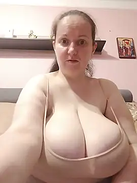 BustyLadyAlman Live XXX chat
