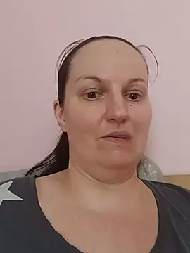 BustyLadyAlma's Live XXX Chat