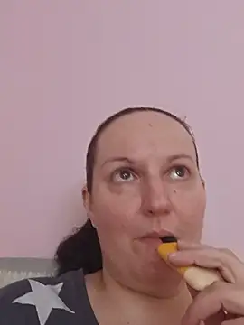 Živý XXX chat BustyLadyAlma