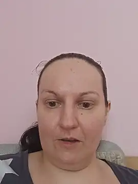 BustyLadyAlma Chat XXX in diretta