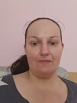 BustyLadyAlma Adlı Modelin Canlı XXX Sohbeti