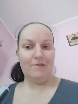 BustyLadyAlma's Live XXX Chat