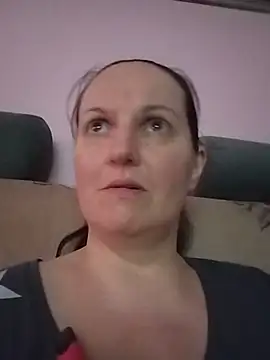 BustyLadyAlma Adlı Modelin Canlı XXX Sohbeti