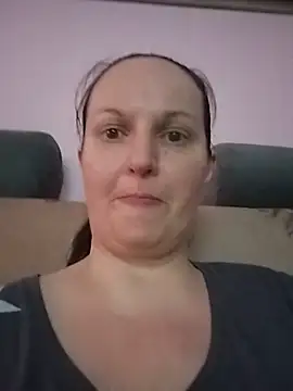 دردشة BustyLadyAlma الجنسية المباشرة