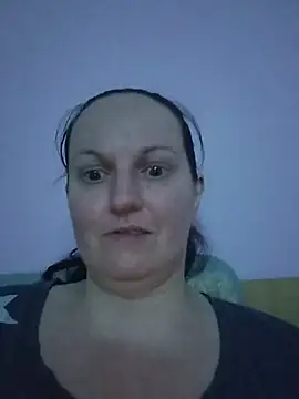 BustyLadyAlma's Live XXX Chat