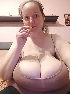 Chat XXX en directo de BustyLadyAlma