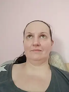 Chat +18 de BustyLadyAlma ao vivo