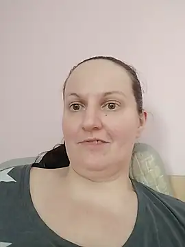 BustyLadyAlma's Live XXX Chat