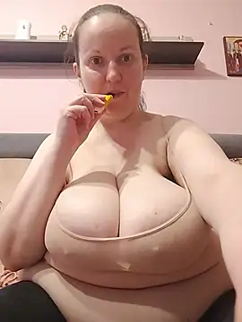 Chat +18 de BustyLadyAlma ao vivo