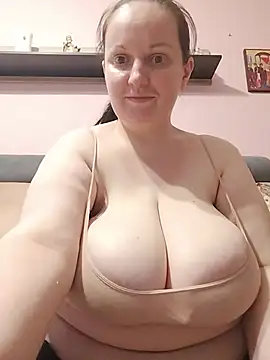 BustyLadyAlma's Webcam Show