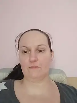 BustyLadyAlma – Live XXX-chat