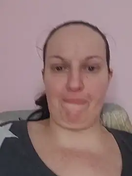 BustyLadyAlma 现场XXX聊天