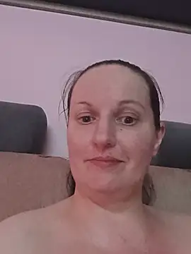 BustyLadyAlma's Live XXX Chat