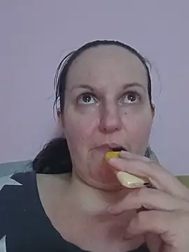 BustyLadyAlma Chat XXX in diretta