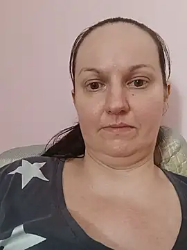 BustyLadyAlma Chat XXX in diretta